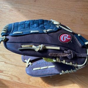Rowlings baseball/softball glove